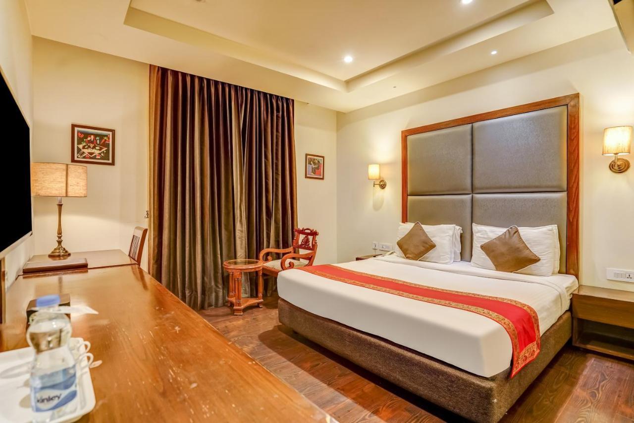 Townhouse 552Hotel Royal Court Jalandhar Exterior foto
