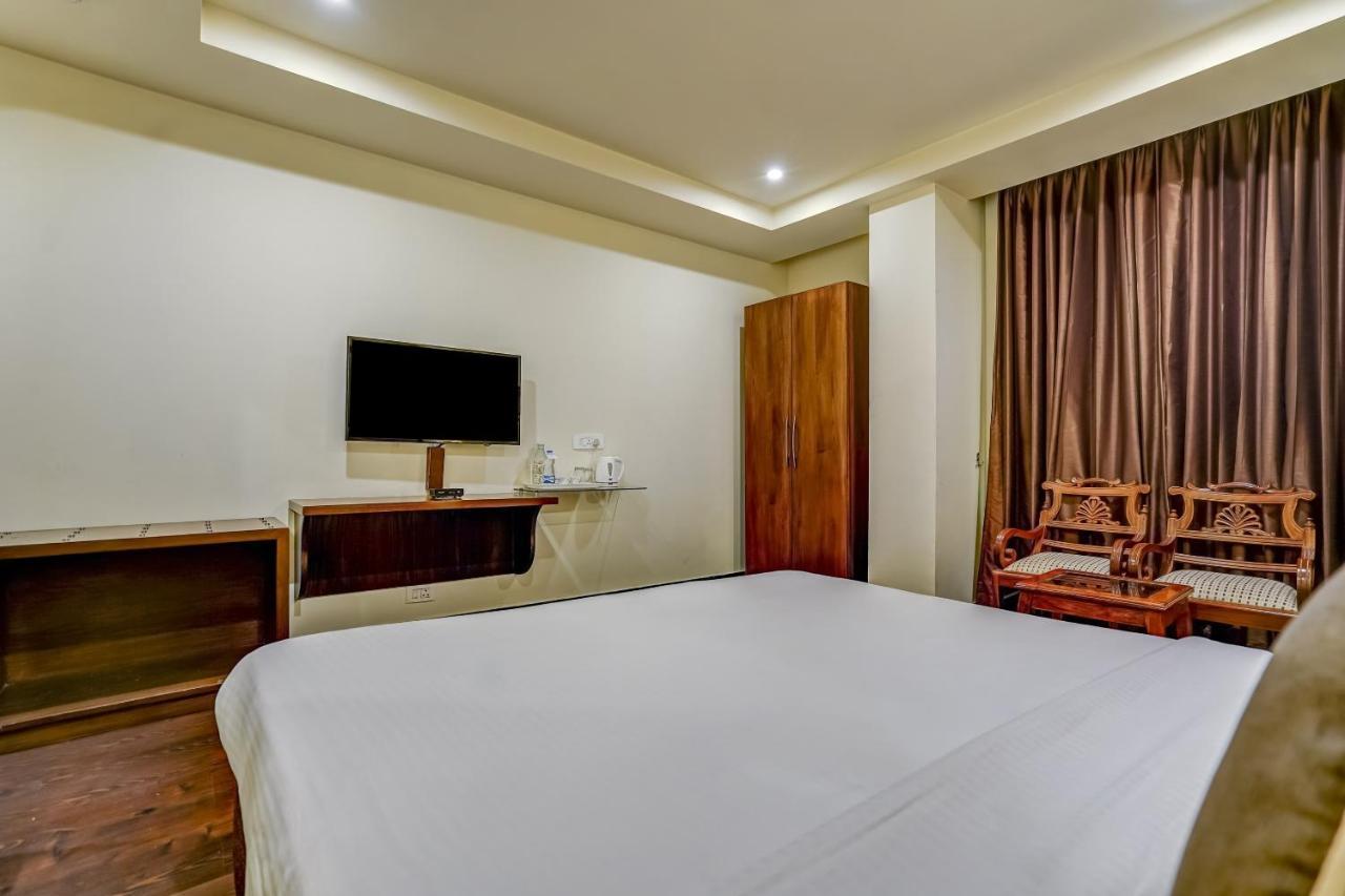 Townhouse 552Hotel Royal Court Jalandhar Exterior foto